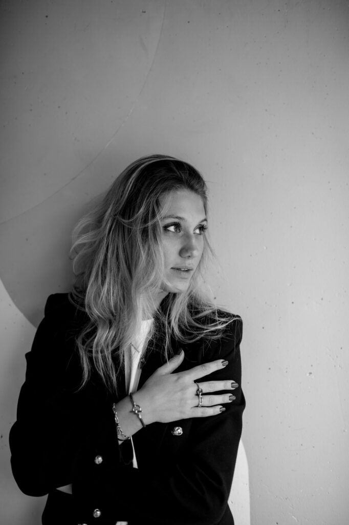 séance photo book modèle besançon - portraits de femme - amandine castioni